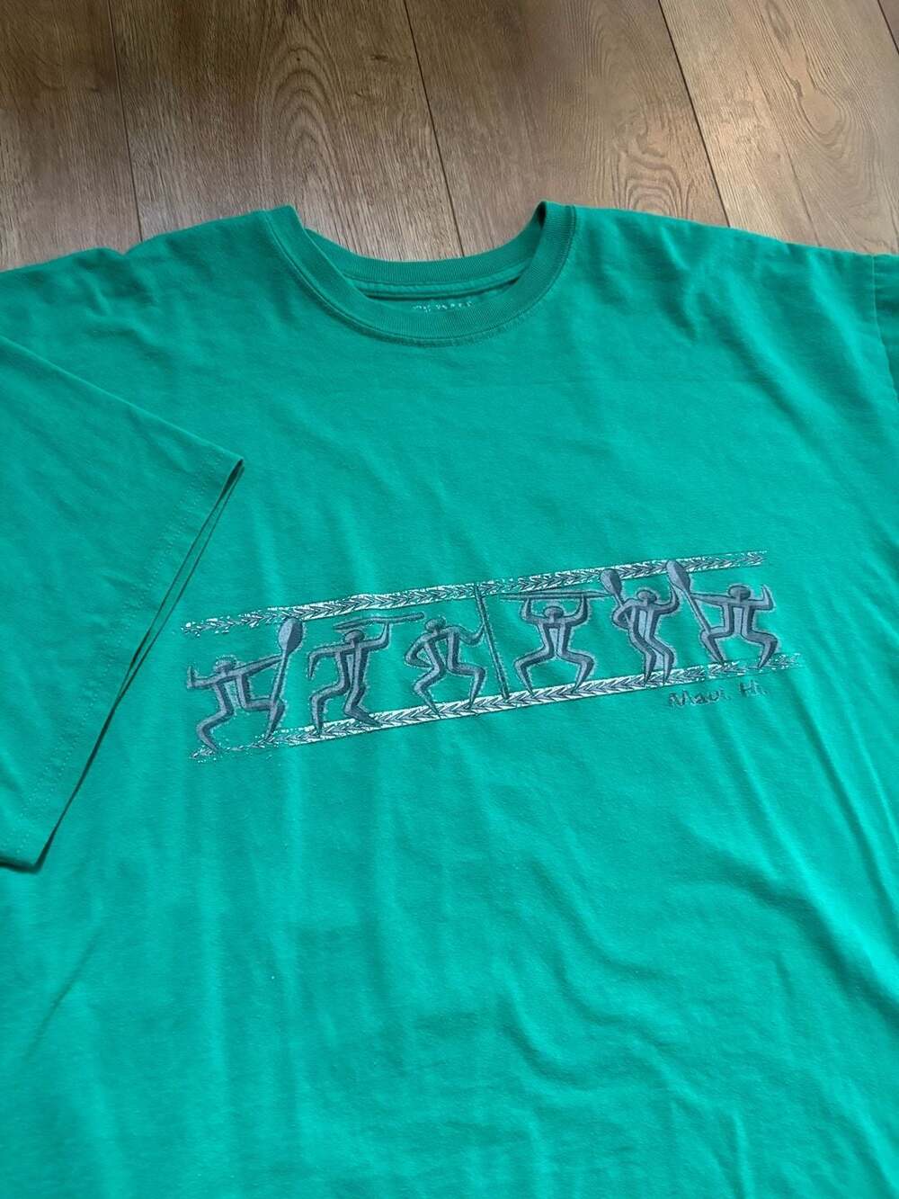 Gildan Maui Hawaii Petroglyph Graphic Tee Green